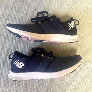 New Balance Womens Size 6 Navy Sneakers